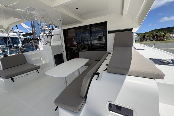 Apres Sail 42ft Lagoon Yacht For Sale