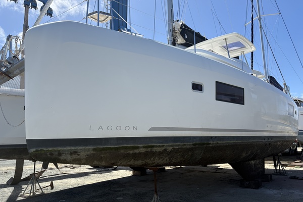 Apres Sail 42ft Lagoon Yacht For Sale