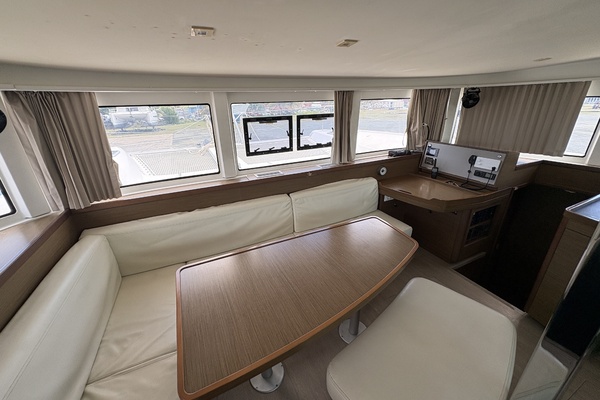 Apres Sail 42ft Lagoon Yacht For Sale