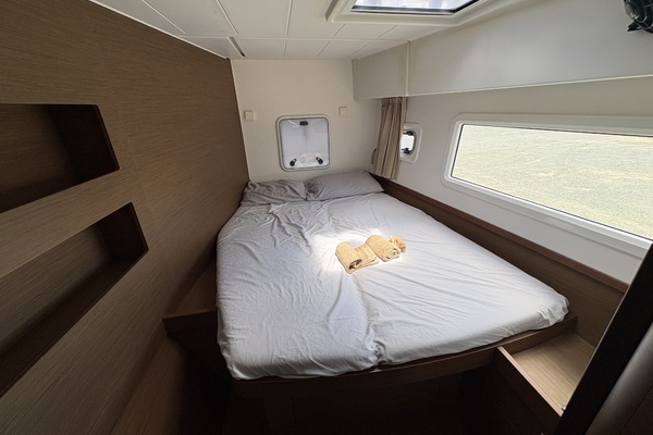 Apres Sail 42ft Lagoon Yacht For Sale