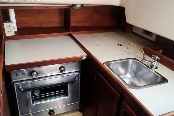 Photo of the 1984 Bayfield  "ZOPHY"