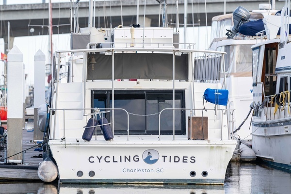 Photo of the 2001 Harbor Master 520 Coastal "CYCLING TIDES"