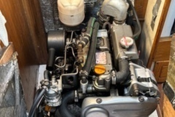 Photo of the 2006 Catalina  "TOHTSOHNII"