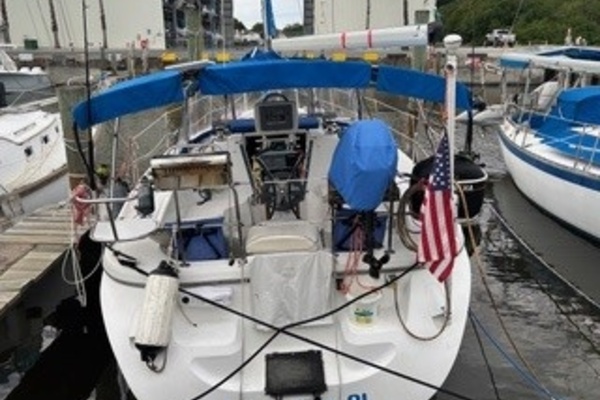 TOHTSOHNII 31ft Catalina Yacht For Sale