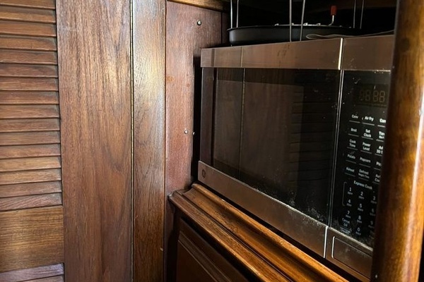 Photo of the 1978 Islander Freeport 41 "LONG SHOT"