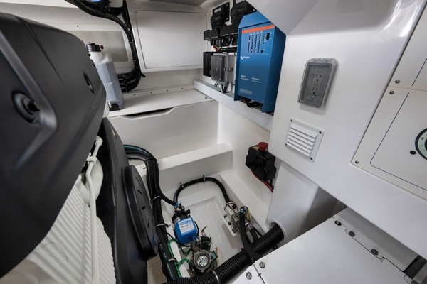 42ft Mag Bay Yacht For Sale