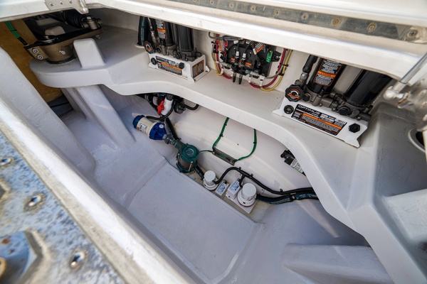 42ft Mag Bay Yacht For Sale