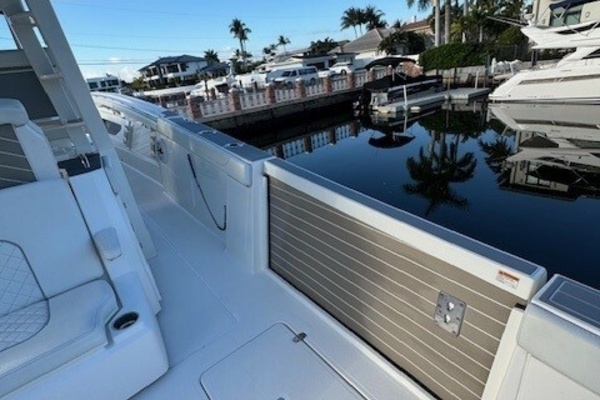 Photo of the 2023 Pursuit S 428 Sport