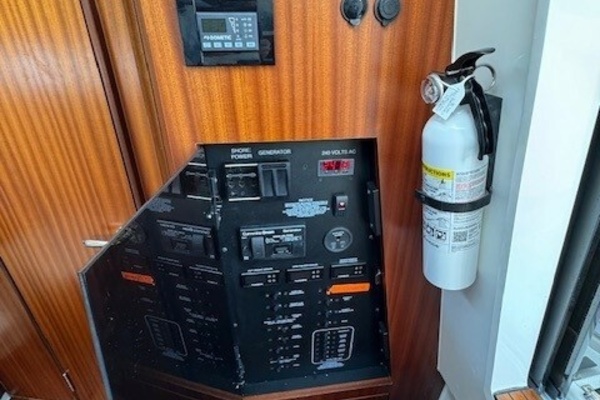 42ft Pursuit Yacht For Sale