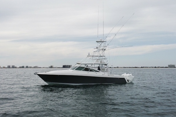 2011 Contender 40 Express