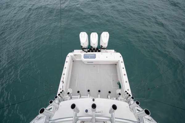 2011 Contender 40 Express