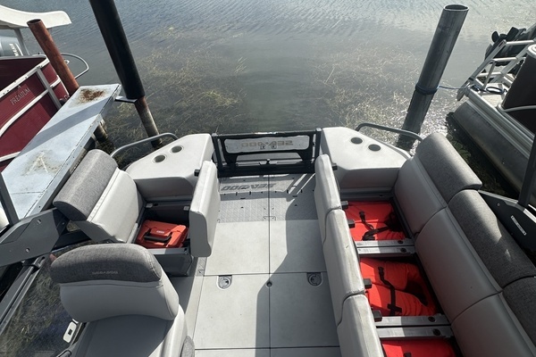 Photo of the 2023 Sea-Doo Switch Cruise 21