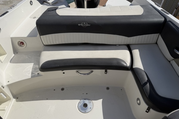 23ft Stingray Yacht For Sale