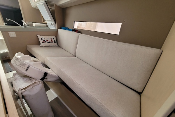 Earling 30ft Beneteau Yacht For Sale