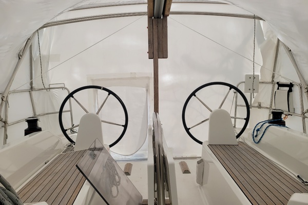 Earling 30ft Beneteau Yacht For Sale
