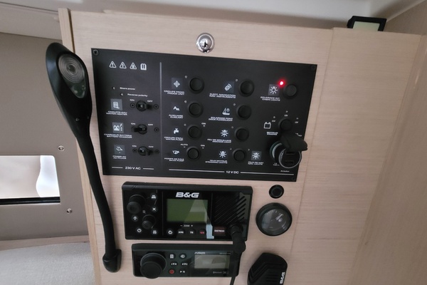 Earling 30ft Beneteau Yacht For Sale