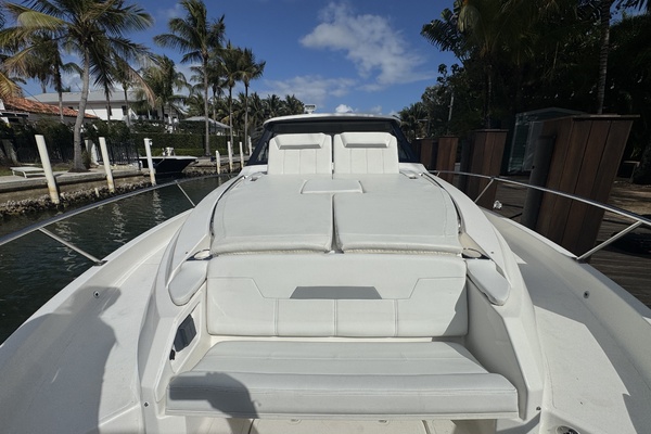 44ft Pursuit Yacht For Sale