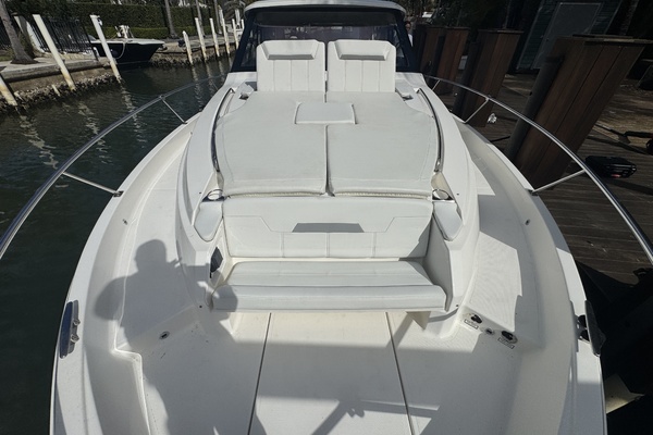 44ft Pursuit Yacht For Sale