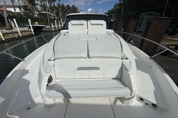 44ft Pursuit Yacht For Sale