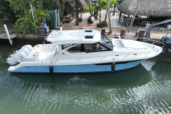 44ft Pursuit Yacht For Sale