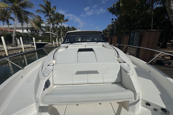 44ft Pursuit Yacht For Sale