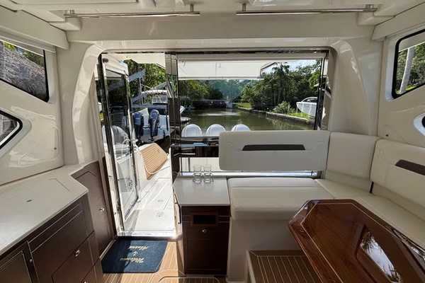 44ft Pursuit Yacht For Sale