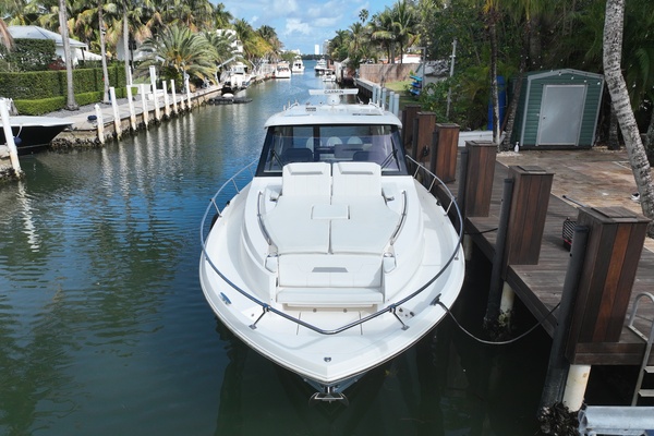 44ft Pursuit Yacht For Sale