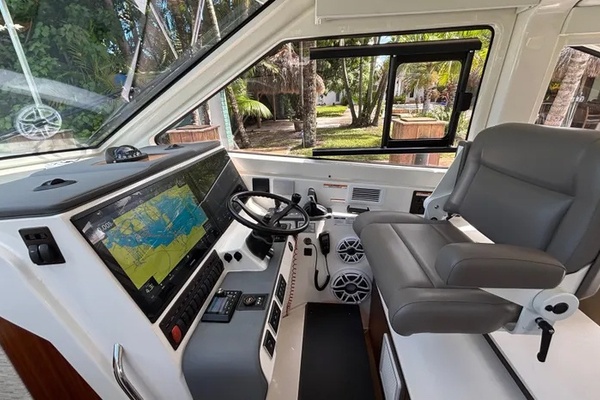 44ft Pursuit Yacht For Sale