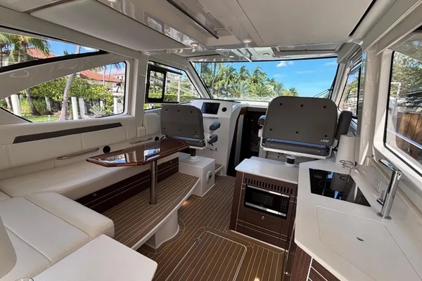 44ft Pursuit Yacht For Sale