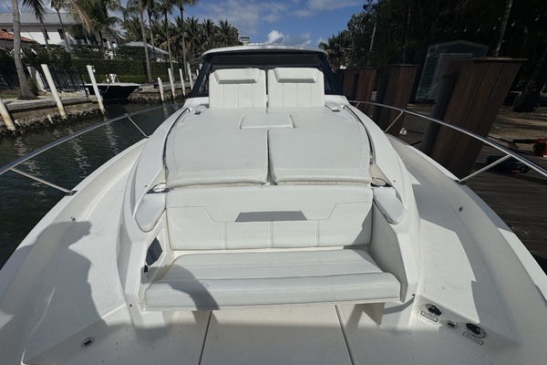 44ft Pursuit Yacht For Sale