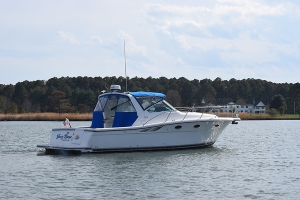 Photo of the 2001 Tiara Yachts 35 "Glory Daze"