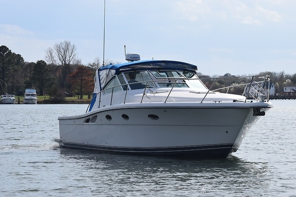 Photo of the 2001 Tiara Yachts 35 "Glory Daze"