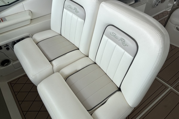 2010 Sea Ray 37