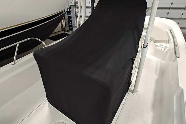 19ft Boston Whaler Yacht For Sale