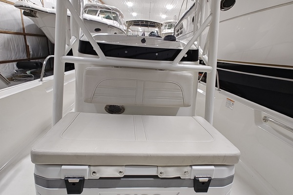 19ft Boston Whaler Yacht For Sale