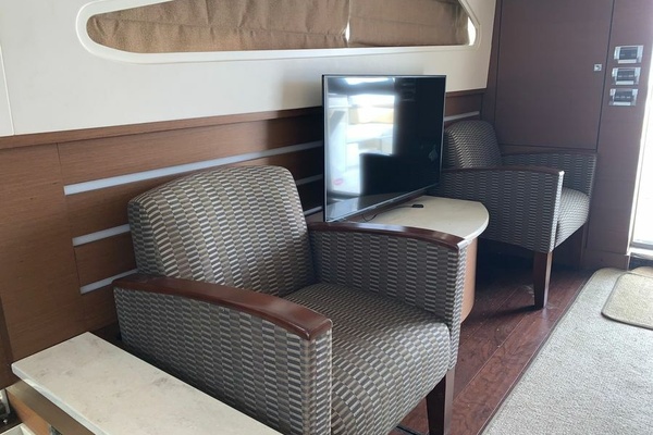 ABOVE GROUND 45ft Sea Ray Yacht For Sale