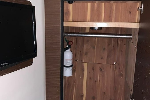 ABOVE GROUND 45ft Sea Ray Yacht For Sale