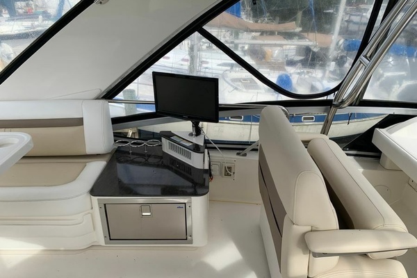 ABOVE GROUND 45ft Sea Ray Yacht For Sale
