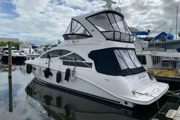 ABOVE GROUND 45ft Sea Ray Yacht For Sale