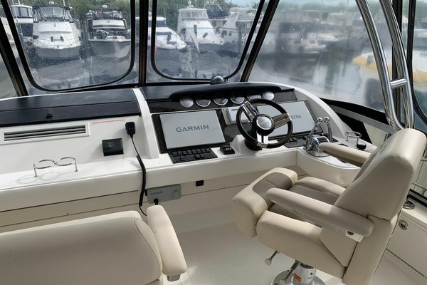 ABOVE GROUND 45ft Sea Ray Yacht For Sale