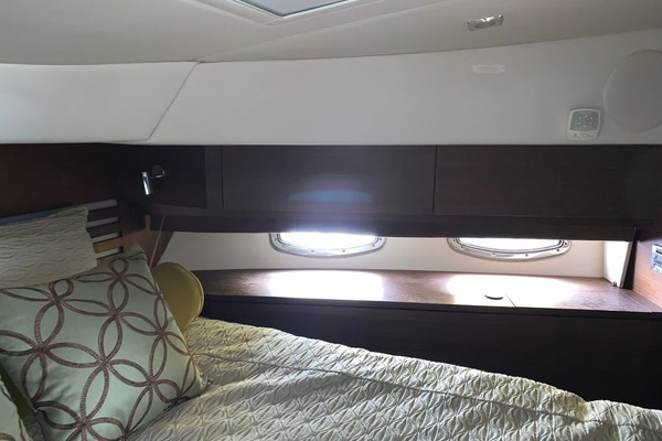 ABOVE GROUND 45ft Sea Ray Yacht For Sale