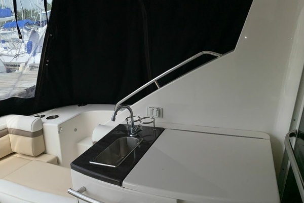 ABOVE GROUND 45ft Sea Ray Yacht For Sale