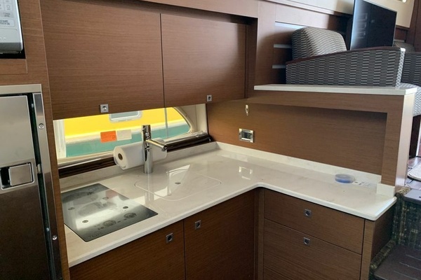 ABOVE GROUND 45ft Sea Ray Yacht For Sale