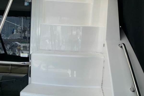 ABOVE GROUND 45ft Sea Ray Yacht For Sale