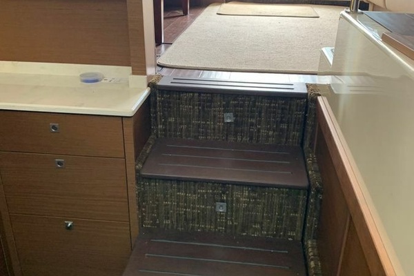 ABOVE GROUND 45ft Sea Ray Yacht For Sale