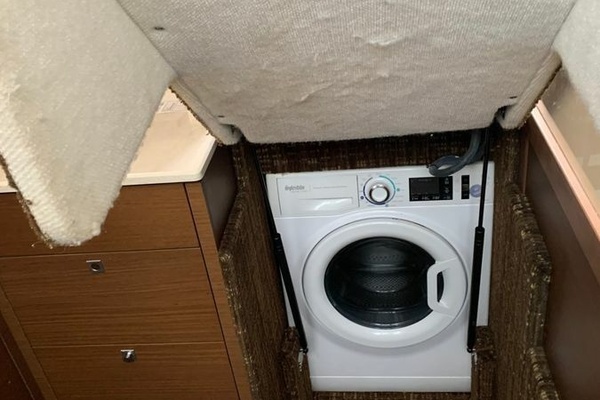 ABOVE GROUND 45ft Sea Ray Yacht For Sale