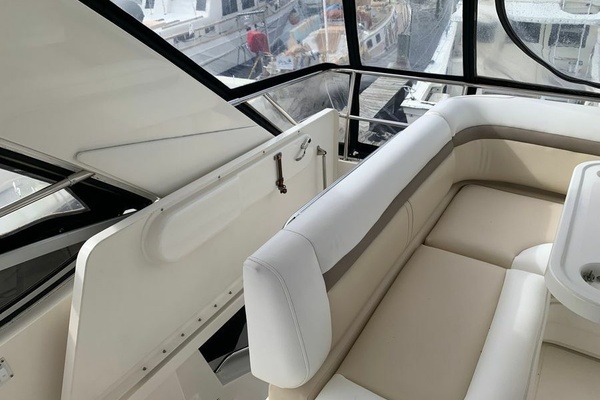 ABOVE GROUND 45ft Sea Ray Yacht For Sale