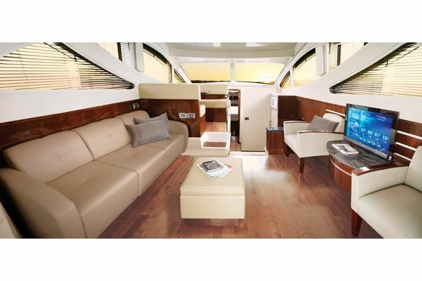 ABOVE GROUND 45ft Sea Ray Yacht For Sale