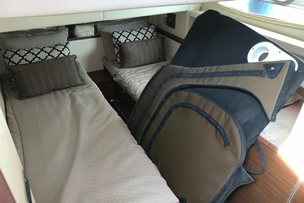 ABOVE GROUND 45ft Sea Ray Yacht For Sale