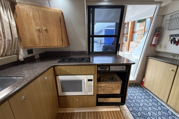 34ft Bayliner Yacht For Sale